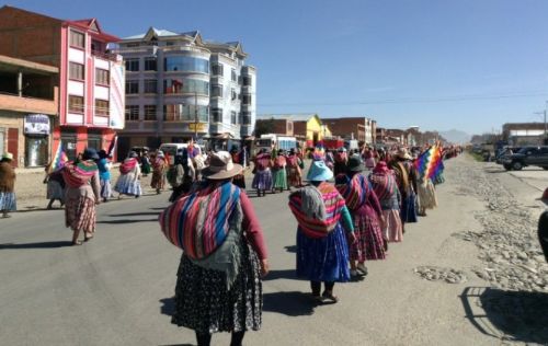9 mil campesinos marchistas llegan hoy a La Paz pidiendo vía asfaltada a la frontera