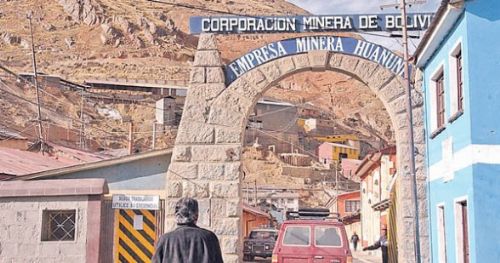 Huanuni paraliza actividades por falta de agua en la mina