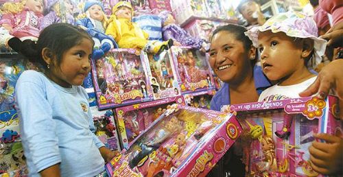 Papá Noel viene de China: Juguetes chinos copan el 86% de navidad boliviana