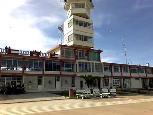 Denuncian desmantelamiento de los equipos del aeropuerto Juana Azurduy de Sucre