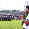 Evo Morales entrega la ley de la coca a sus bases en el estadio de Chimoré Evo Morales entrega la ley de la coca a sus bases en el estadio de Chimoré