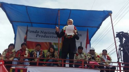 García Linera reta a un diputado a demostrar que no existe dinero para fábrica de cemento en Potosí