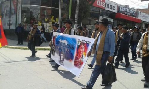 Comunarios del Illimani y Mururata marchan en protesta por asentamientos mineros