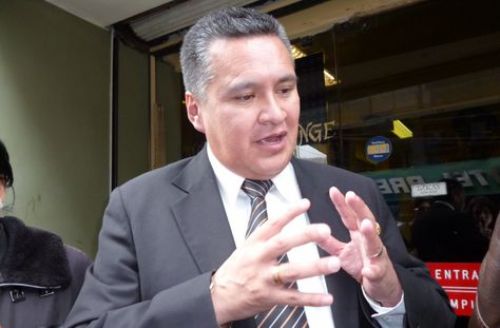 Tras 11 meses de encierro, juez decide liberación del abogado Eduardo León