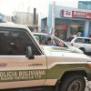 Tres policías atracaban a mano armada en El Alto a bordo de una patrulla del 110 Tres policías atracaban a mano armada en El Alto a bordo de una patrulla del 110