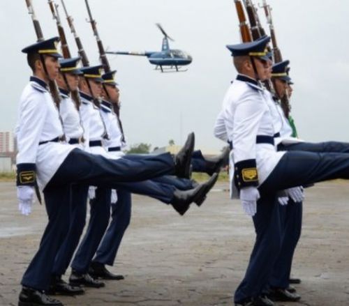 Evo Morales destac la compra de ms de 20 helicpteros y se compromete a adquirir ms aeronaves