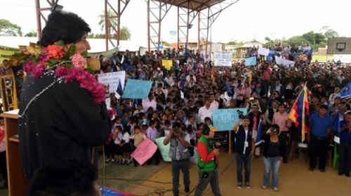 Indgenas que viajaron varios das fueron excluidos de un acto con Evo Morales