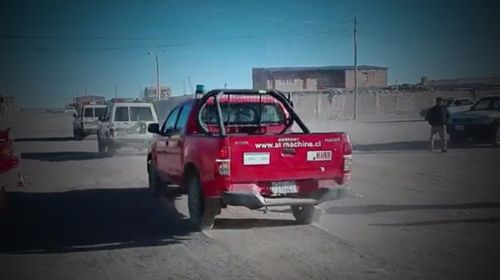 Vehículo robado en Chile es utilizado por la policía boliviana en entrega de carabineros