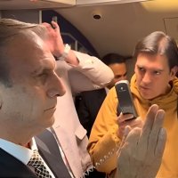 El nuevo gerente de BoA, Estanislao Finfera, fue posesionado a bordo de una aeronave