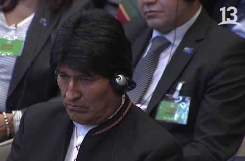 Evo Morales dice que de niño le hacían escuchar Lamento boliviano en la escuela, pero la canción es de 1994